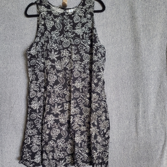 Old Navy - Black & White Botanical Sundress - Size XL - NWOT - Picture 1 of 6